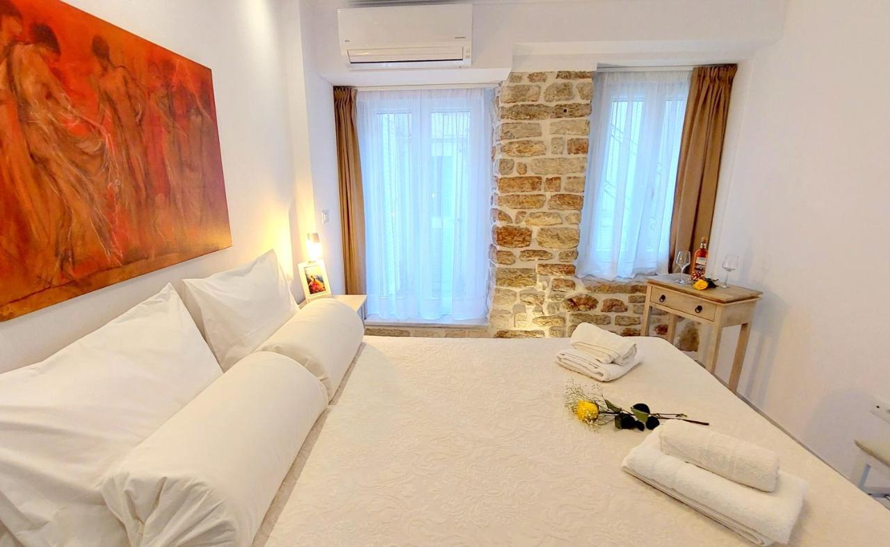 Mouses Erato Vathy (Ithaca)